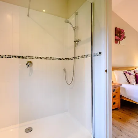 Meadows End منتزه العطل *
